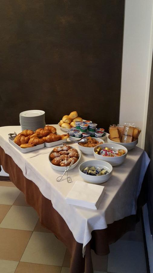 Hotel Ristorante Centrale Vestone Kültér fotó