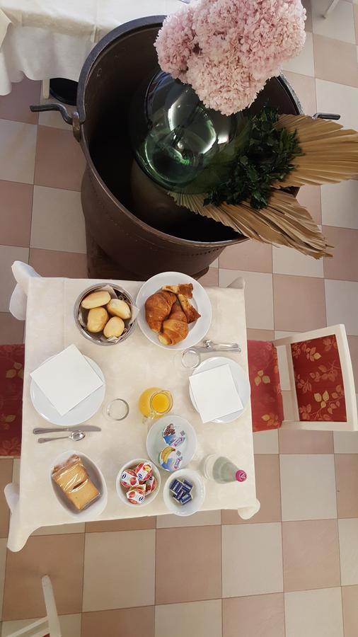 Hotel Ristorante Centrale Vestone Kültér fotó